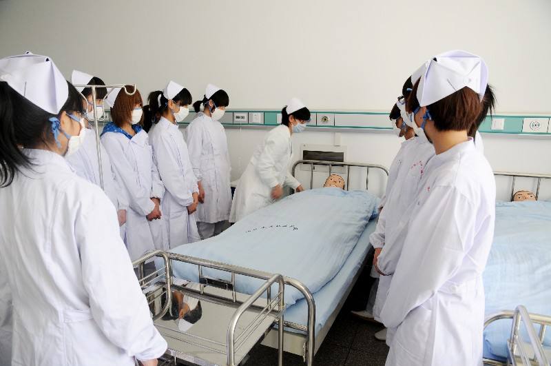 重庆经贸职业学院有护理专业吗